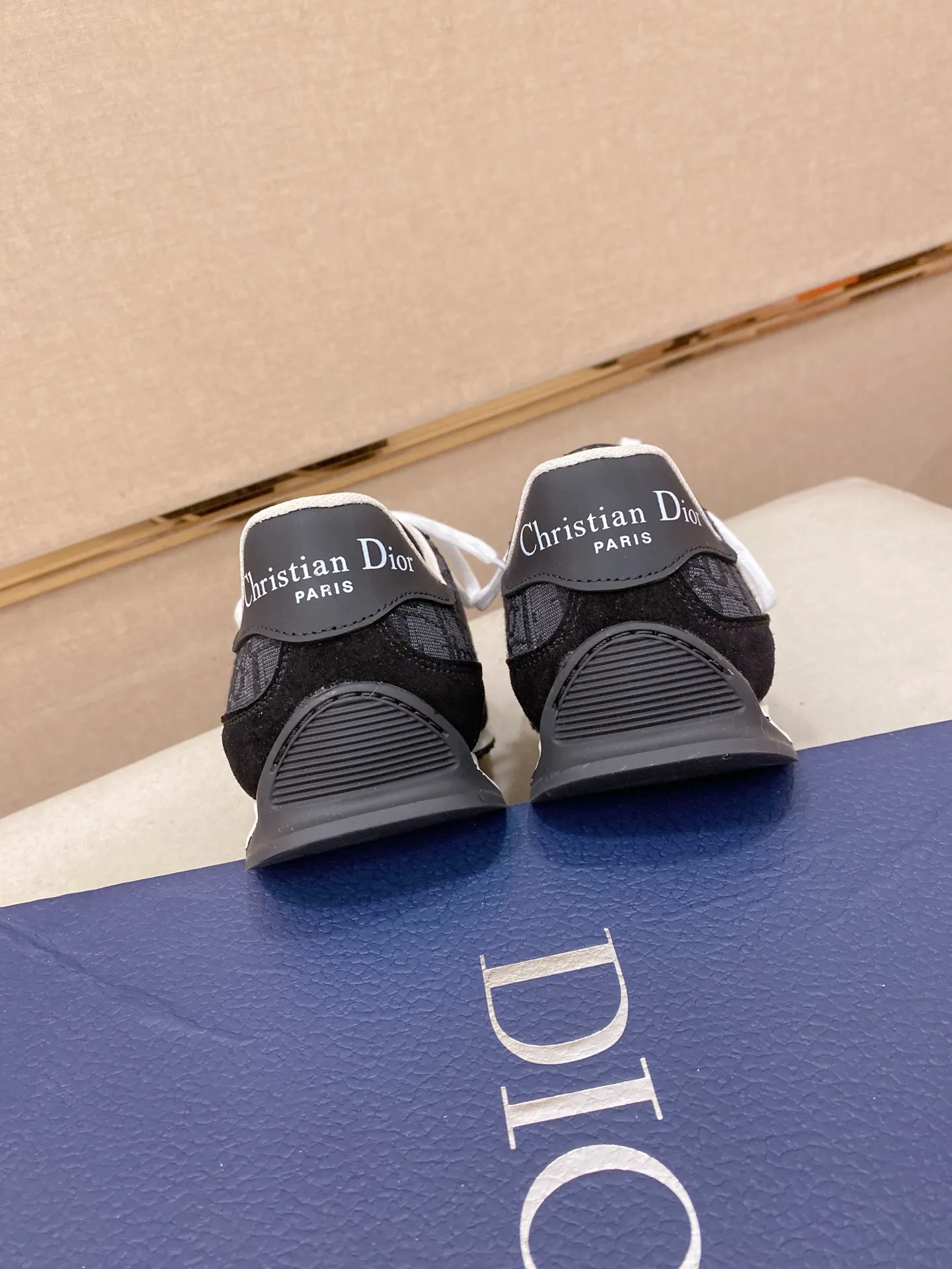 Men's shoes💰: 440💰Couple style💏 [Dior·Dior] New casual sports style men's shoes, new spring and summer design, perfect workmanship, lace-up lazy style to create wardrobe quality, upper: imported first-layer cowhide, mesh breathable lining soft and comfortable, ultra-light TPU wear-resistant outsole, simple, versatile fashion men's shoes, excellent color code number 35--44. (45,46 customized items are not returnable or exchangeable)